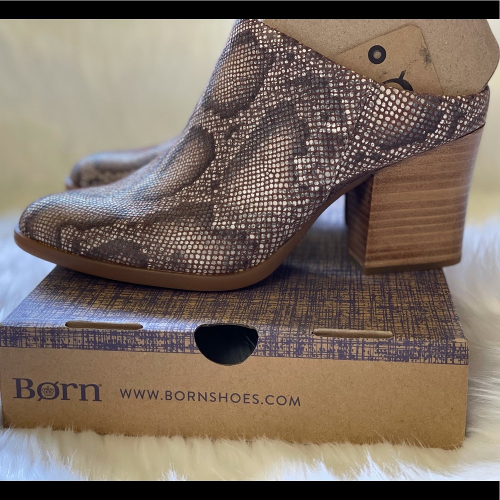 NEW BORN Eustis Snakeskin Mule - Picture 8 of 16